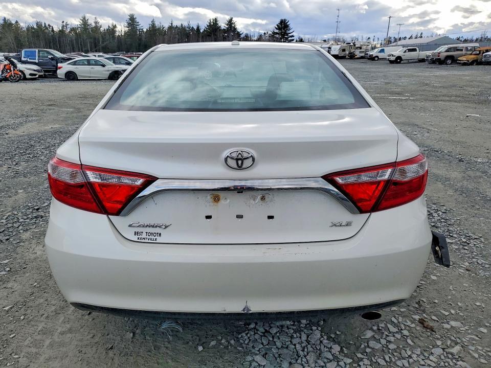 2015 Toyota Camry le