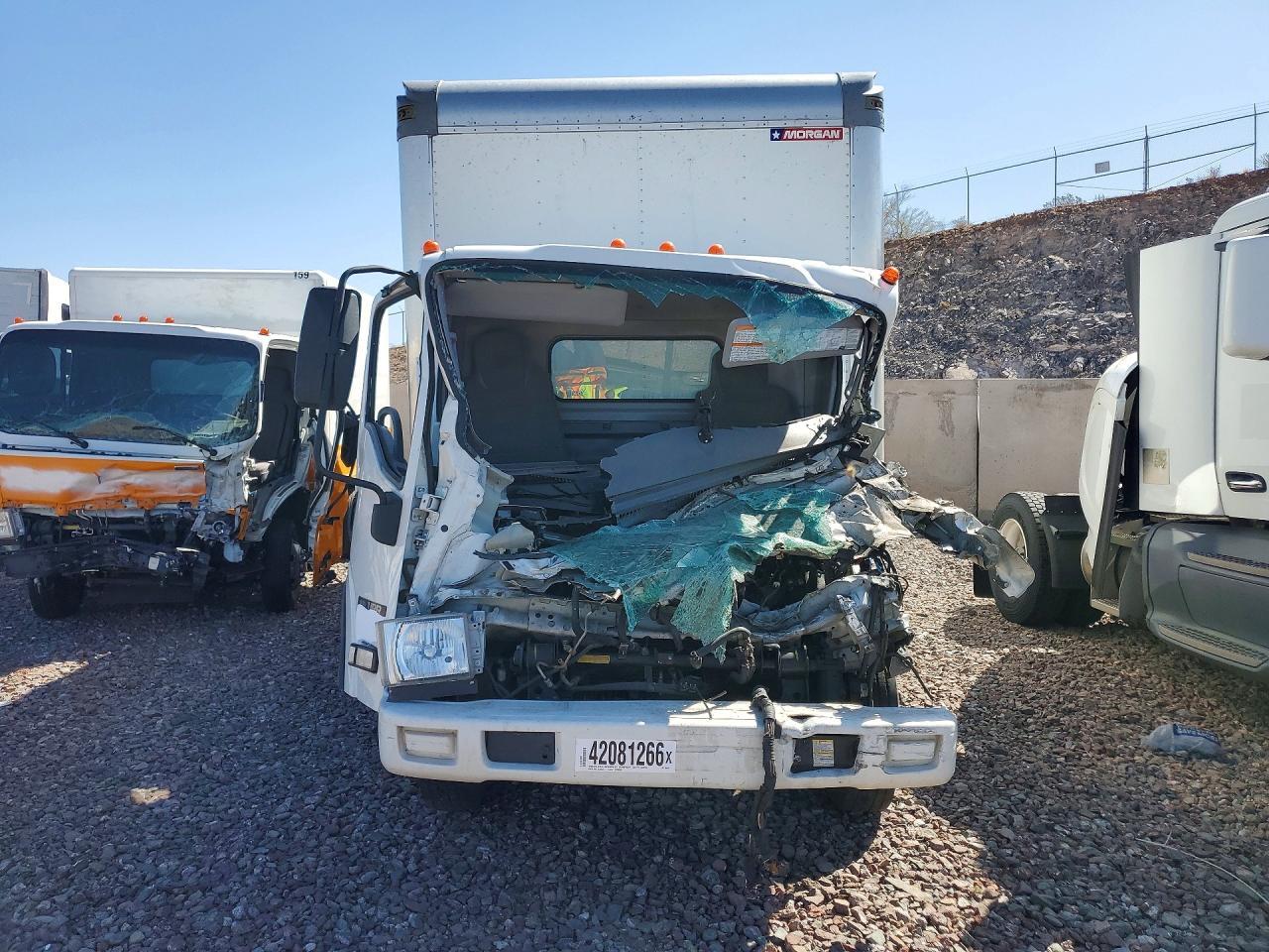 2022 Isuzu NRR BOX Truck