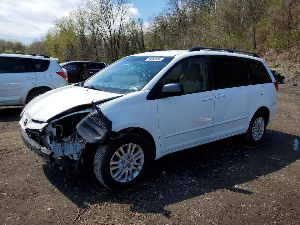 2010 Toyota Sienna le