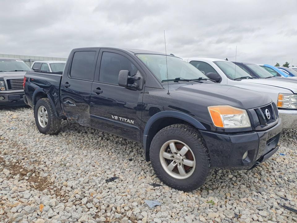 2012 Nissan Titan SV