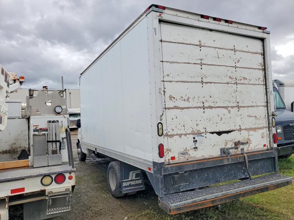 2013 Chevrolet Express box Truck