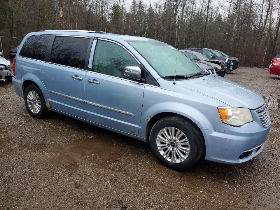 2013 Chrysler Town & Country Limited