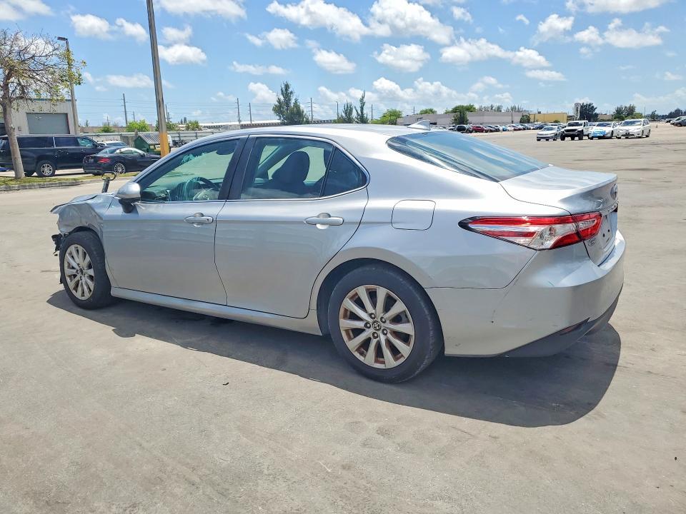 2020 Toyota Camry le