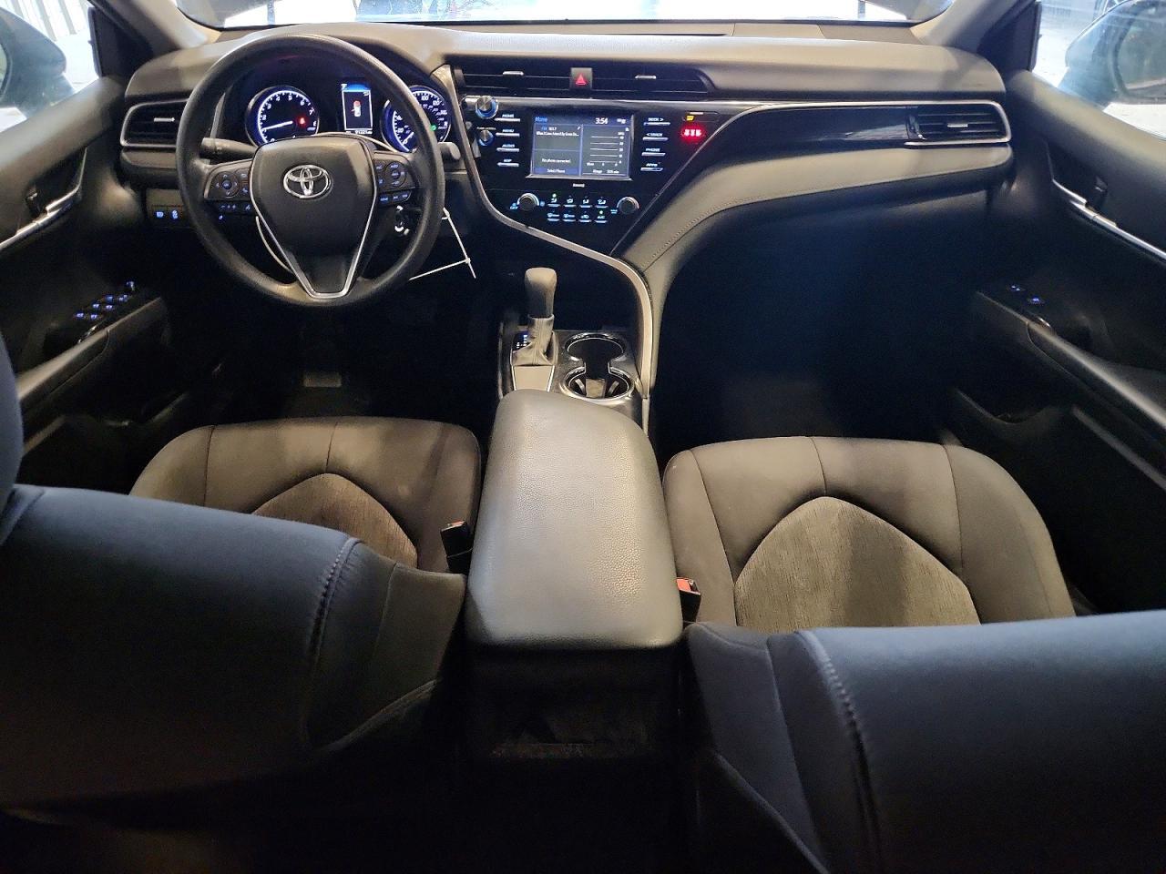 2020 Toyota Camry le