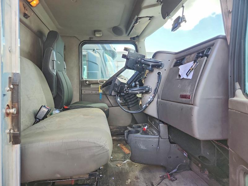 2009 Kenworth T330 BOX Truck