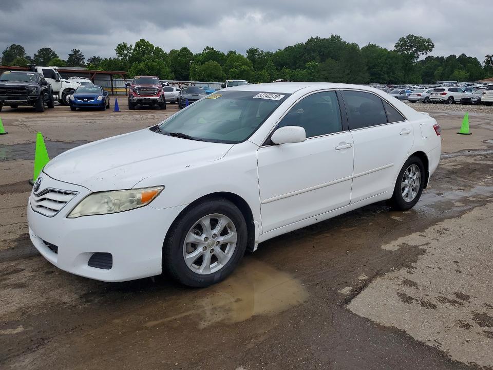 2011 Toyota Camry le