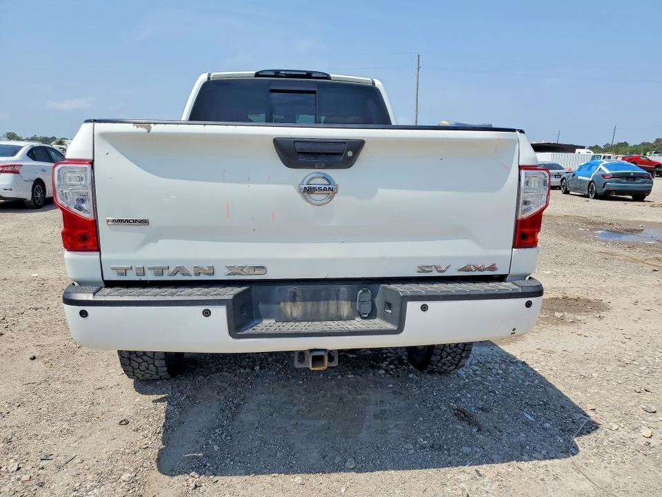 2018 Nissan Titan XD SV