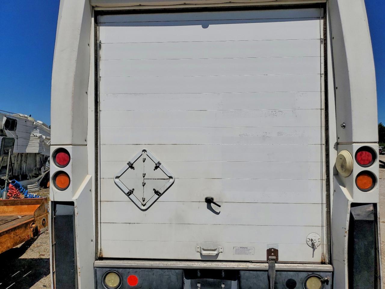 2015 Isuzu NPR Delivery Truck