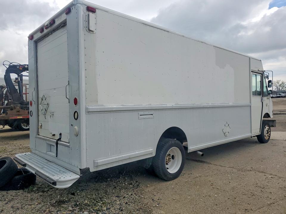 2001 Freightliner MT55 Chassis Delivery Truck
