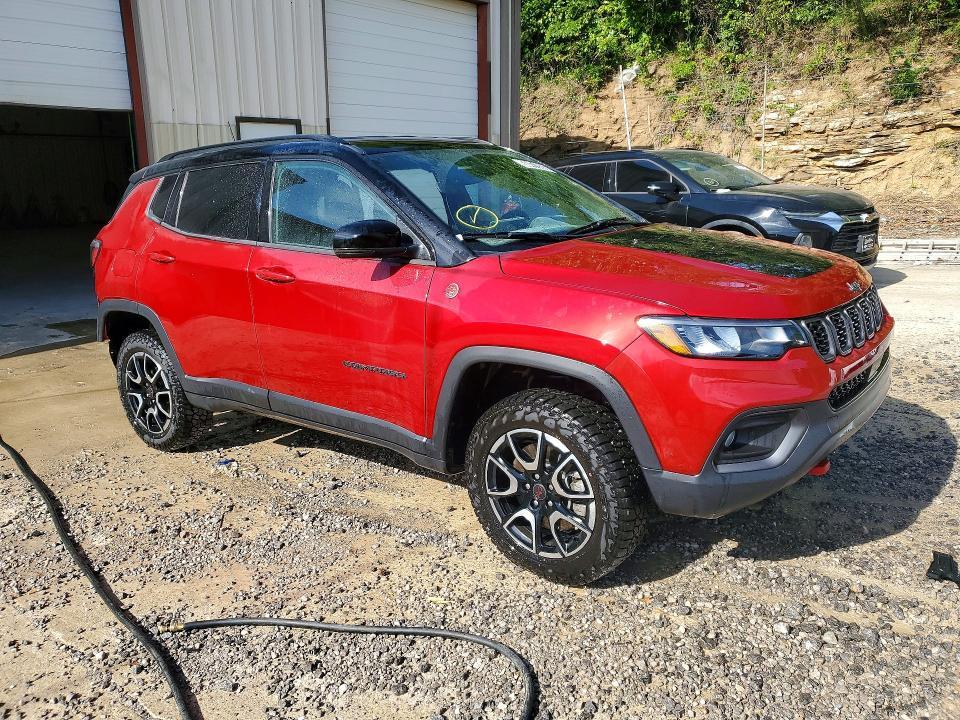 2025 Jeep Compass Trailhawk