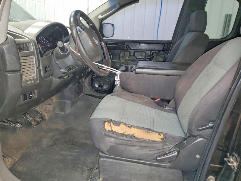 2004 Nissan Titan XE