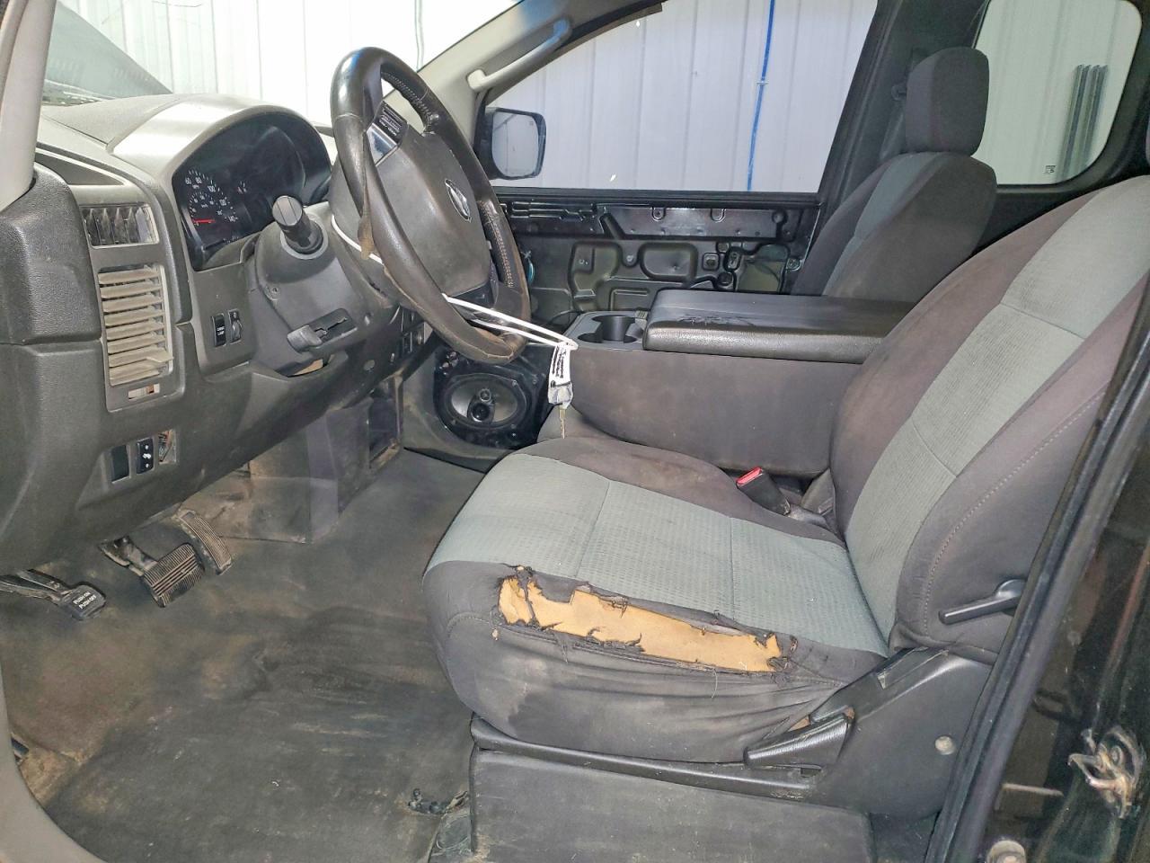 2004 Nissan Titan XE