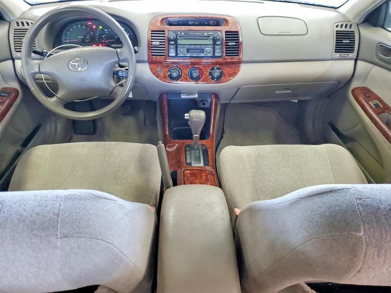 2004 Toyota Camry le