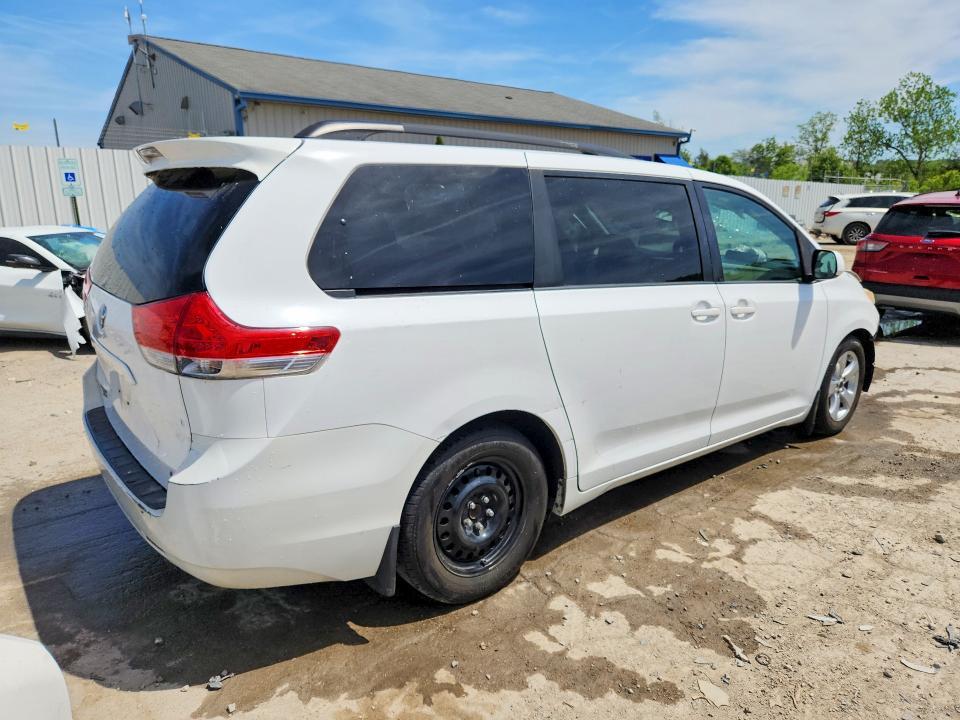 2013 Toyota Sienna le