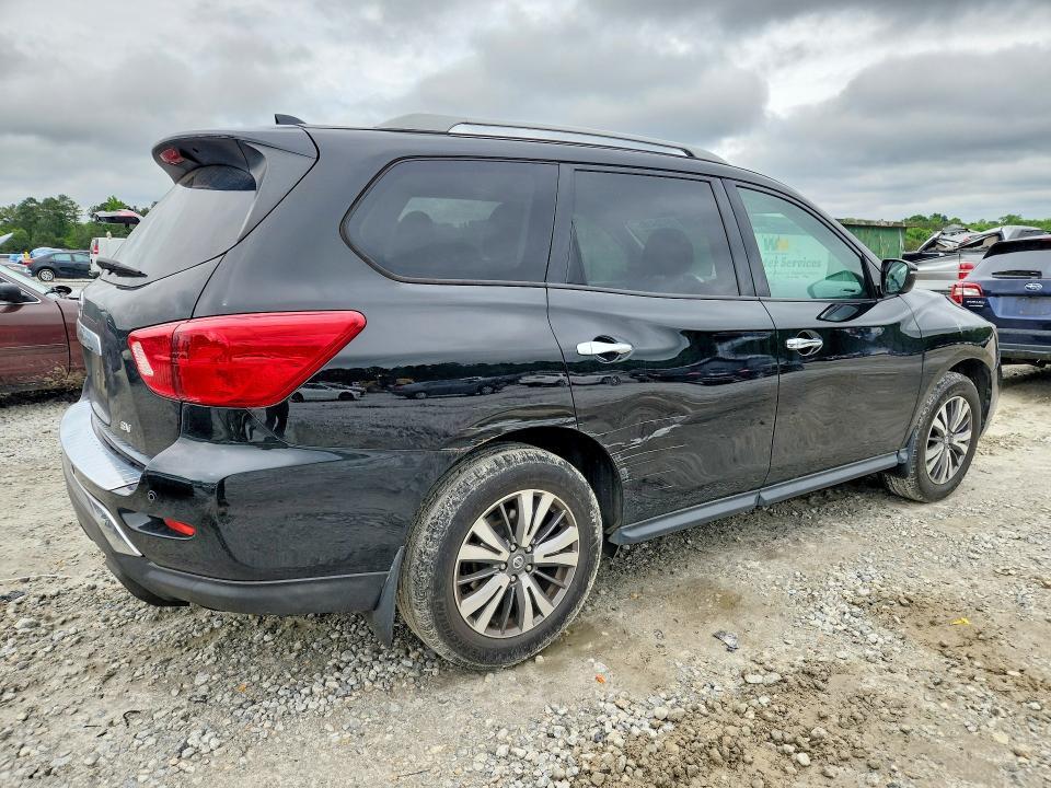 2020 Nissan Pathfinder sv