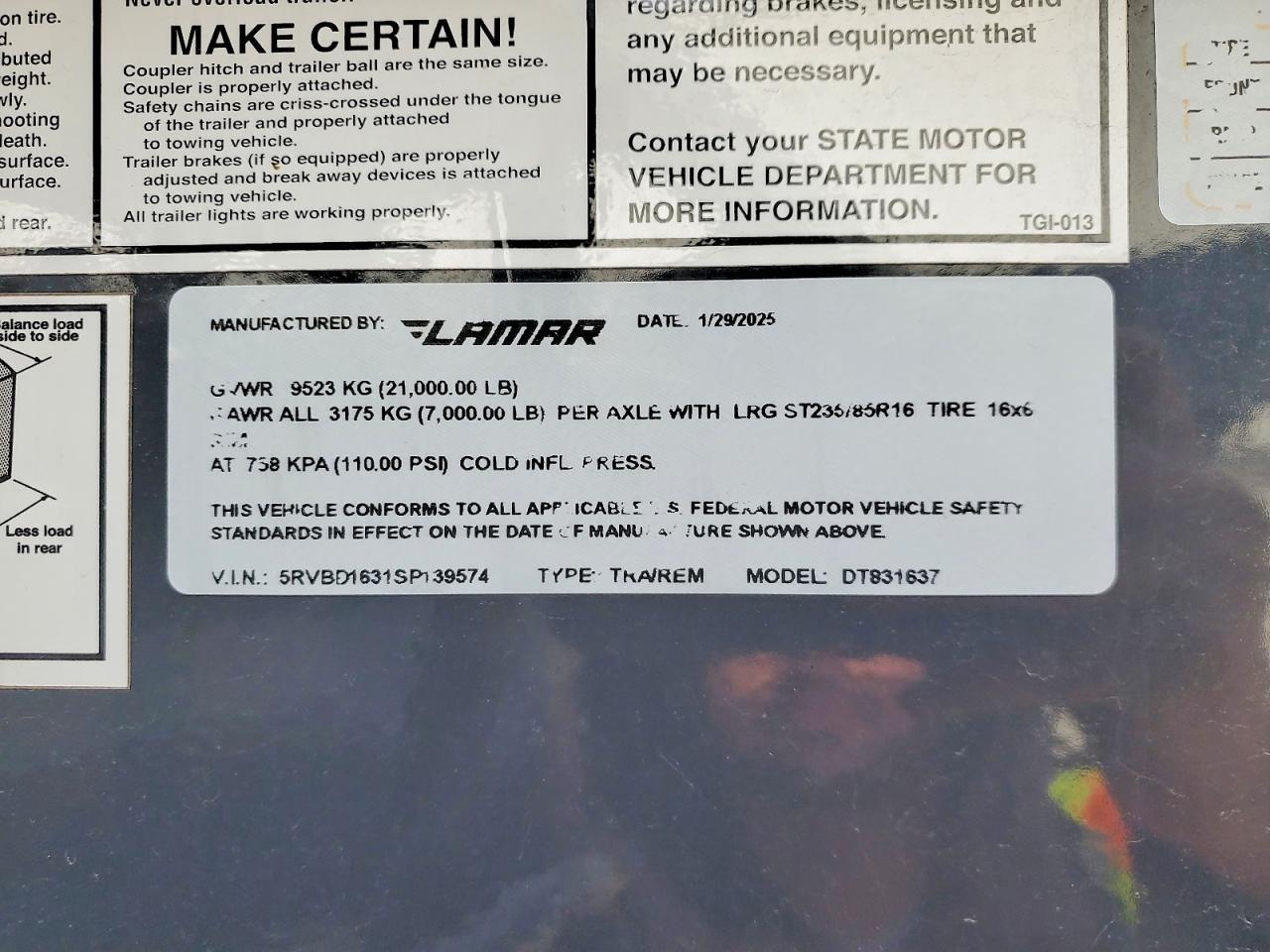 2025 Lamar DT831637 Dump Trailer