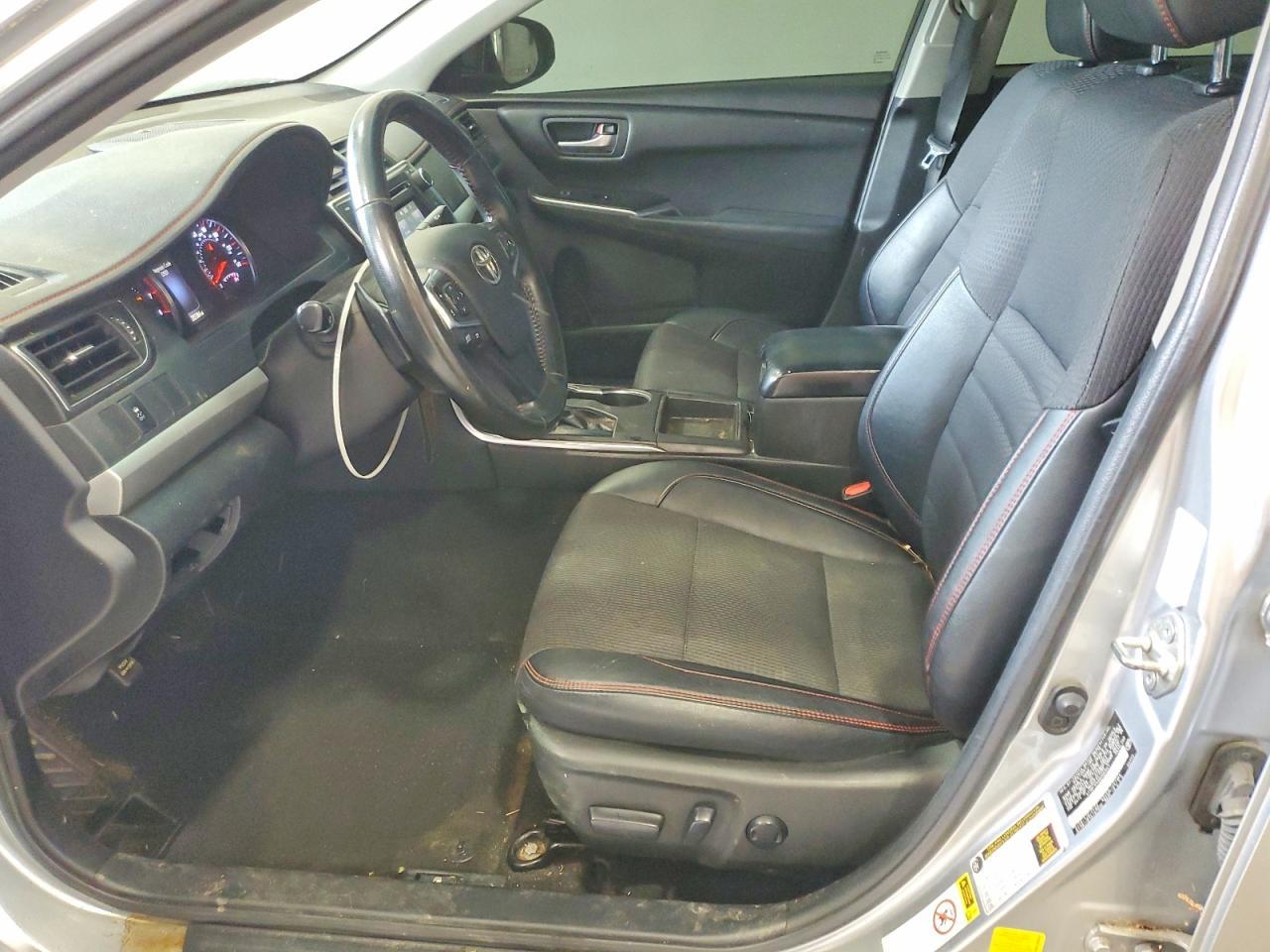 2016 Toyota Camry se