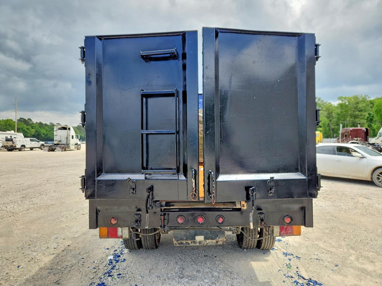 2015 Isuzu NPR HD