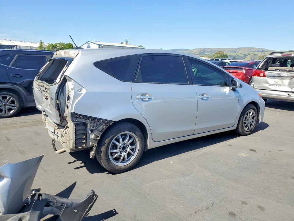 2016 Toyota Prius v Four