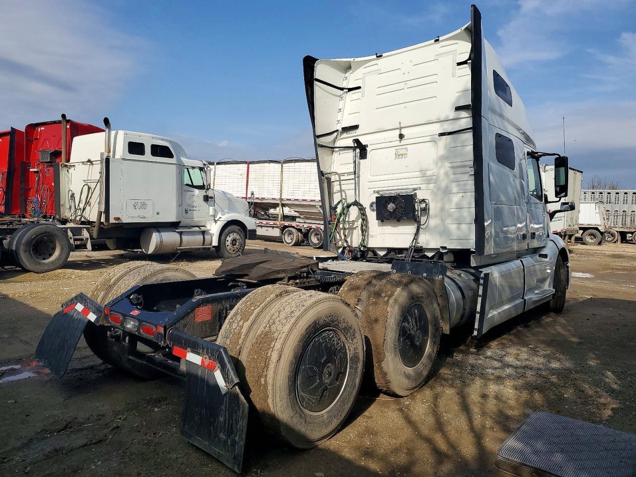 2022 Volv O VNL Semi Truck