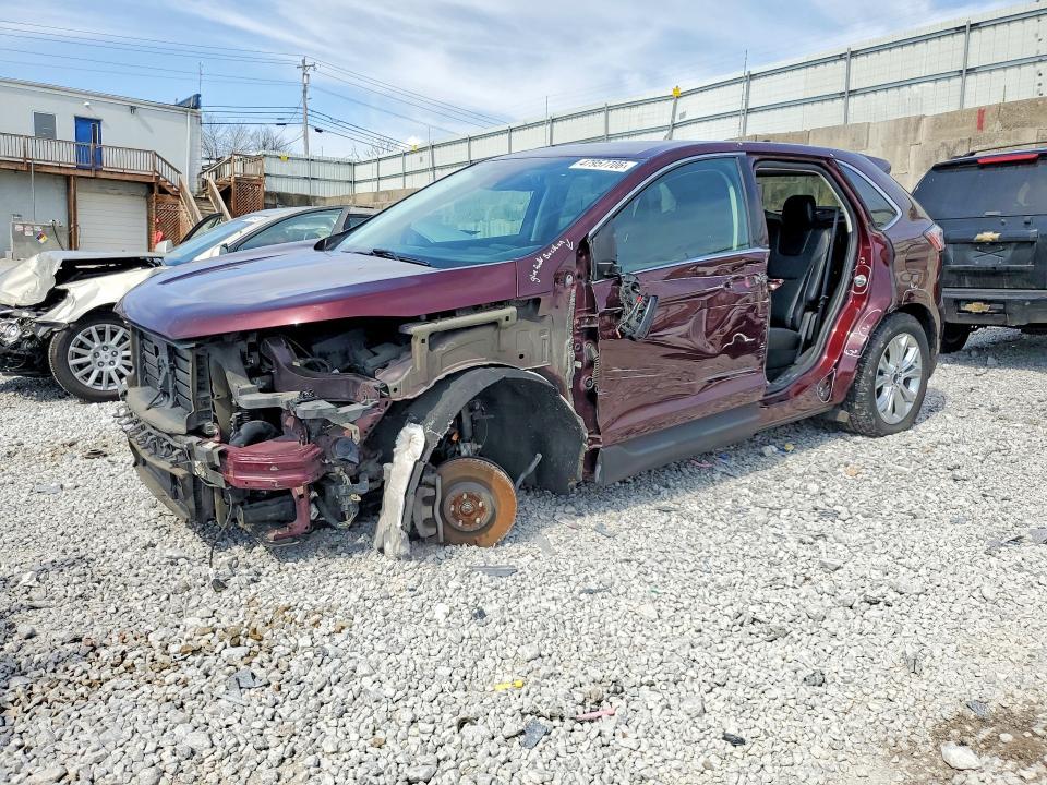 2022 Ford Edge Titanium