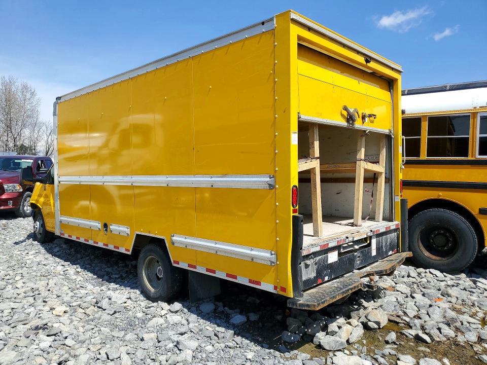 2021 GMC Savana BOX Truck