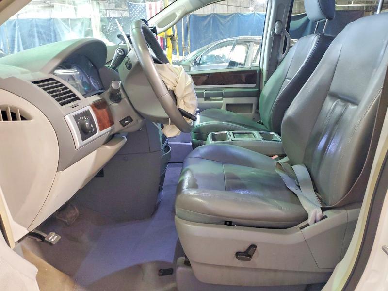 2010 Chrysler Town & Country Touring