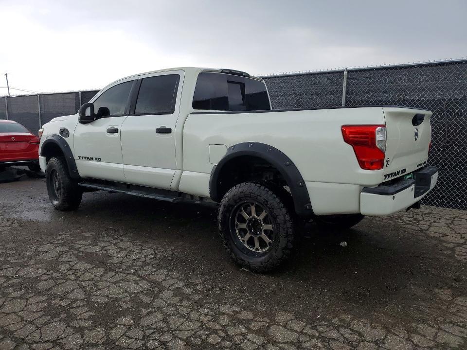 2018 Nissan Titan xd sv