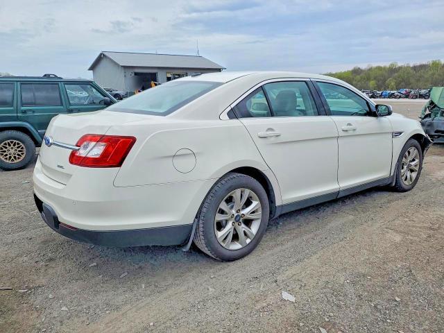 2011 Ford Taurus sel