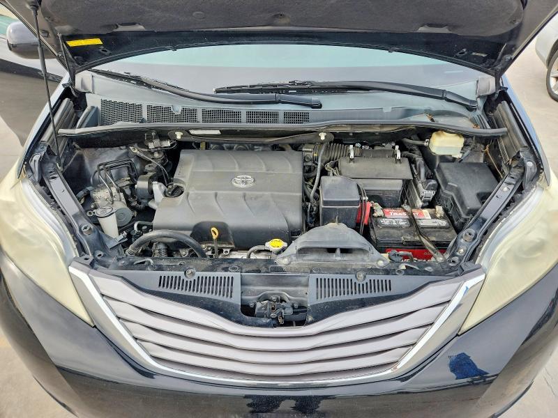 2015 Toyota Sienna xle 8-passenger