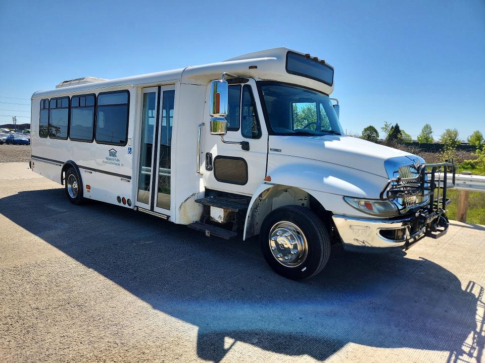 2011 Ic Corporation 3000 HC