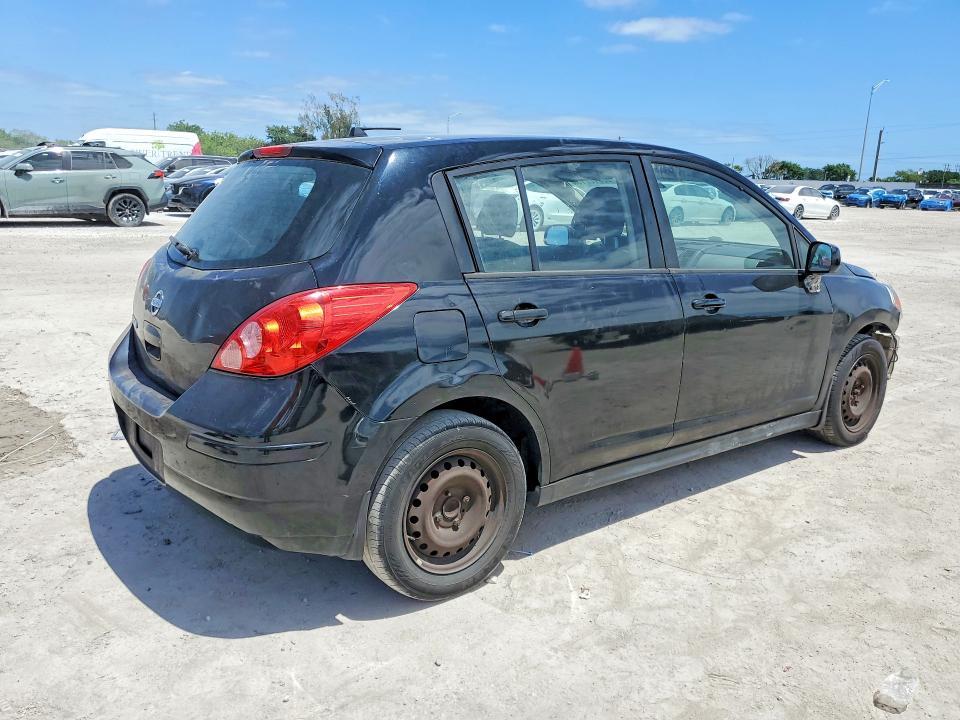 2010 Nissan Versa 1.8 s
