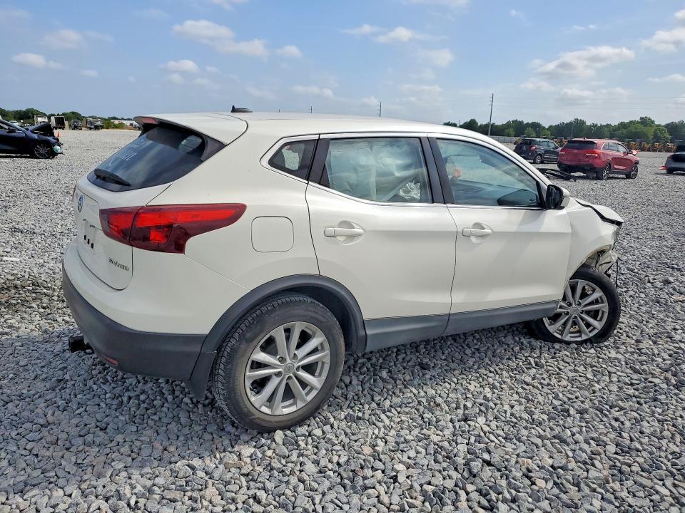 2017 Nissan Rogue Sport s