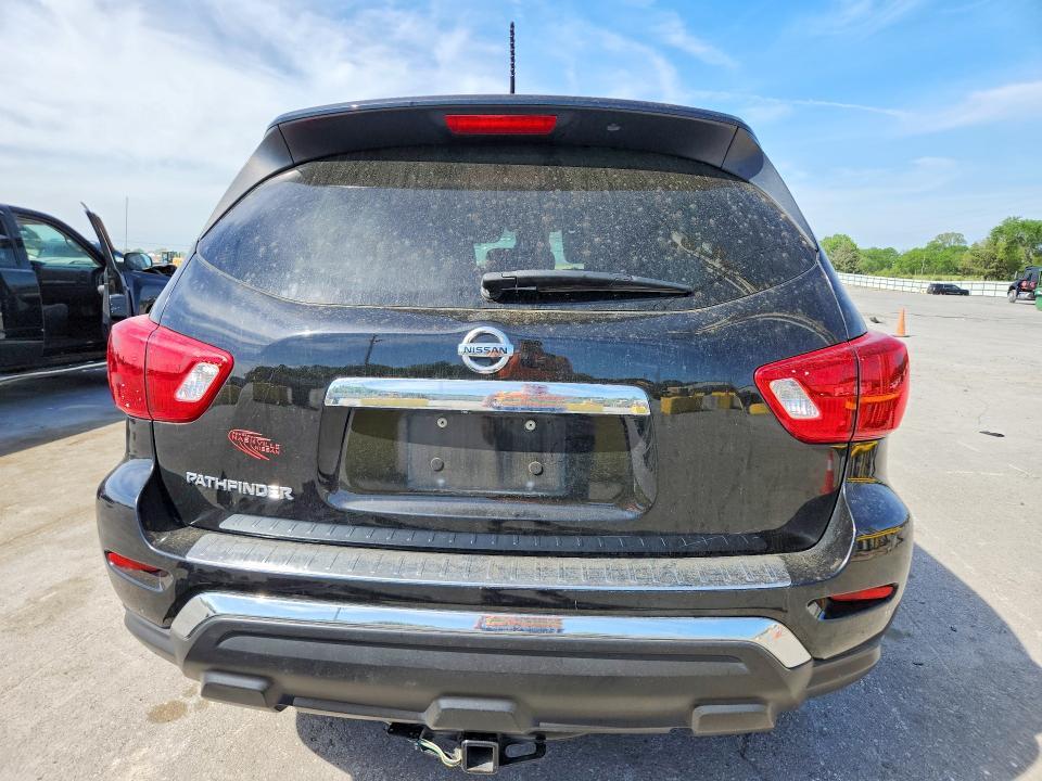 2017 Nissan Pathfinder s