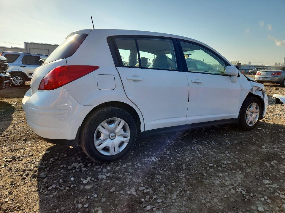 2010 Nissan Versa 1.8 s