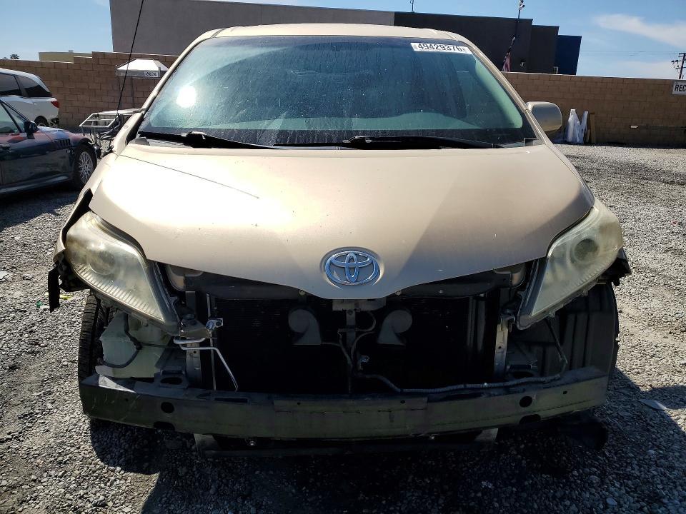 2011 Toyota Sienna le
