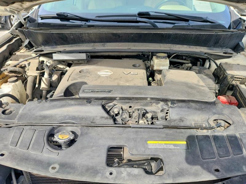 2016 Nissan Pathfinder sl