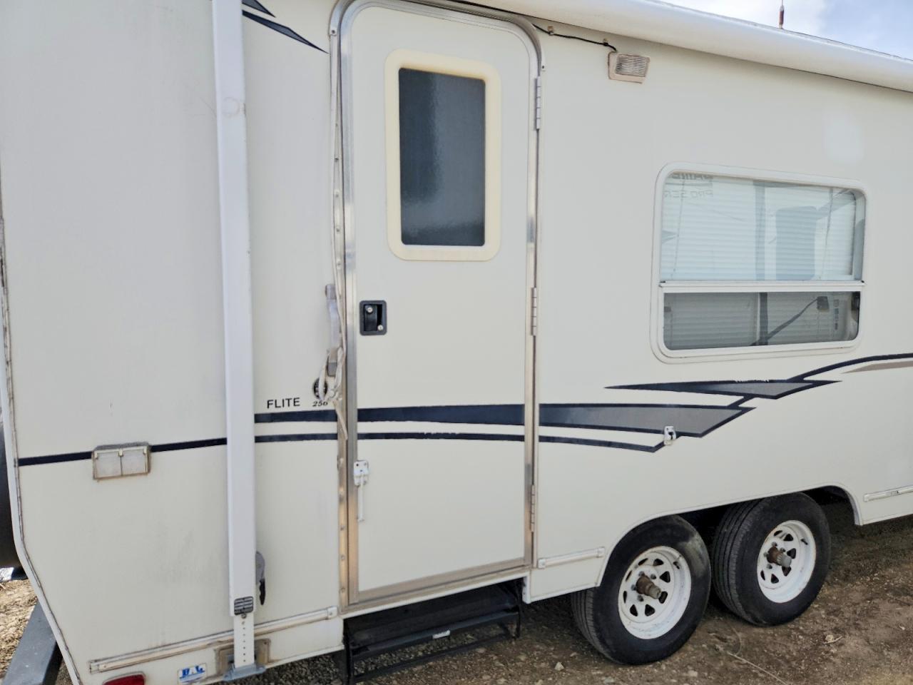 2001 Shasta Coachmen Camper