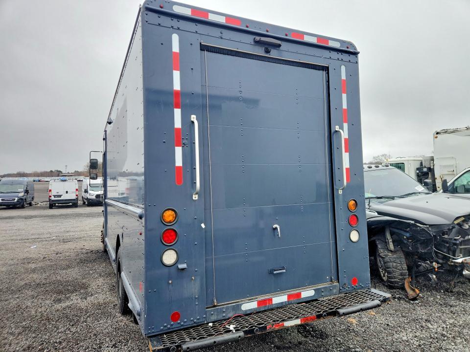 2020 Freightliner MT45G Chassis Delivery Truck