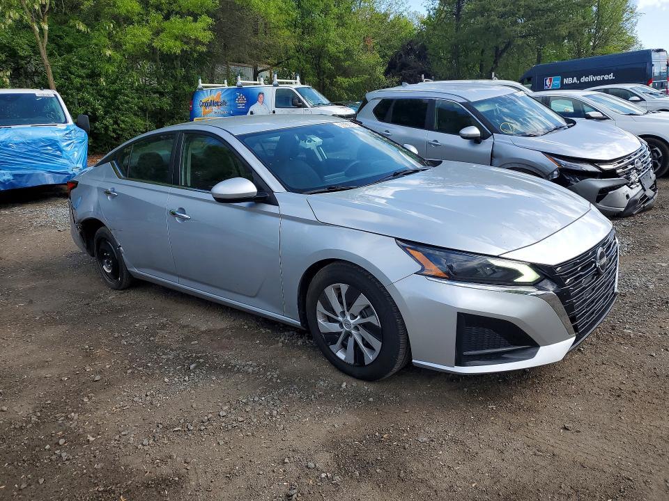 2023 Nissan Altima s