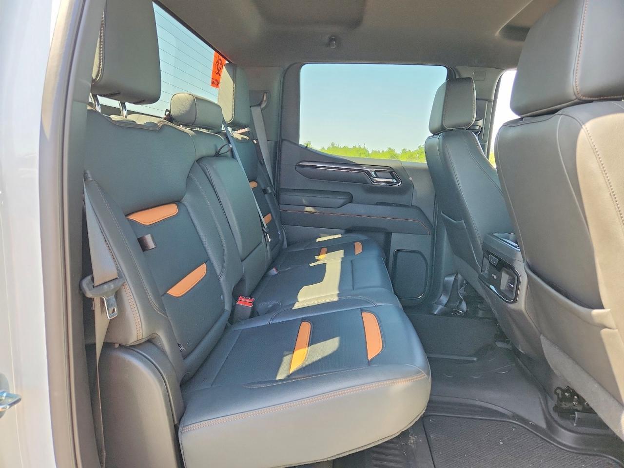2023 GMC Sierra K1500 AT4
