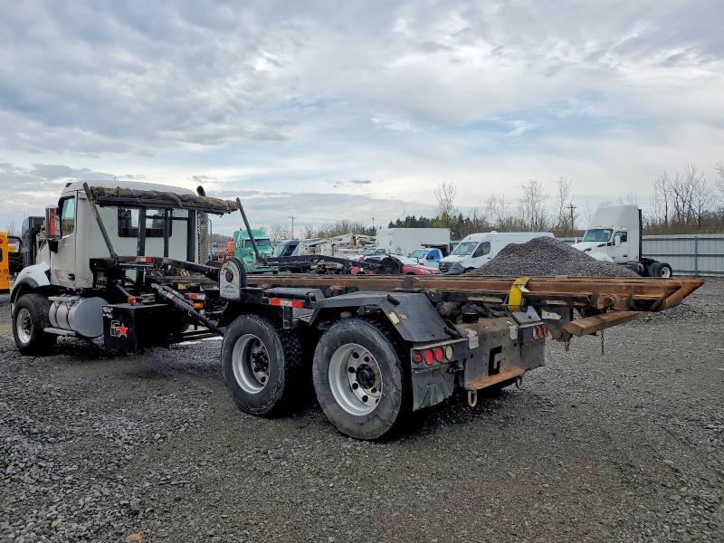 2020 Kenworth Construction T880