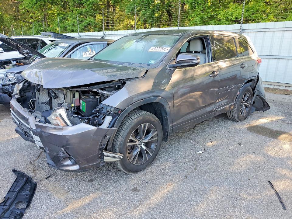 2018 Toyota Highlander le
