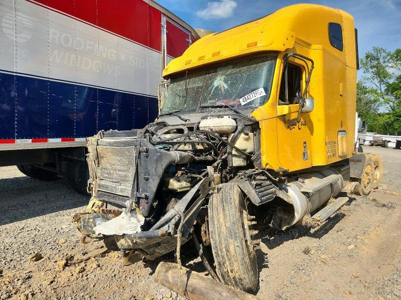 2006 Freightliner Columbia 120 Semi Truck