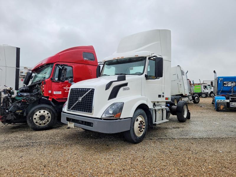 2017 Volvo VNL Semi Truck