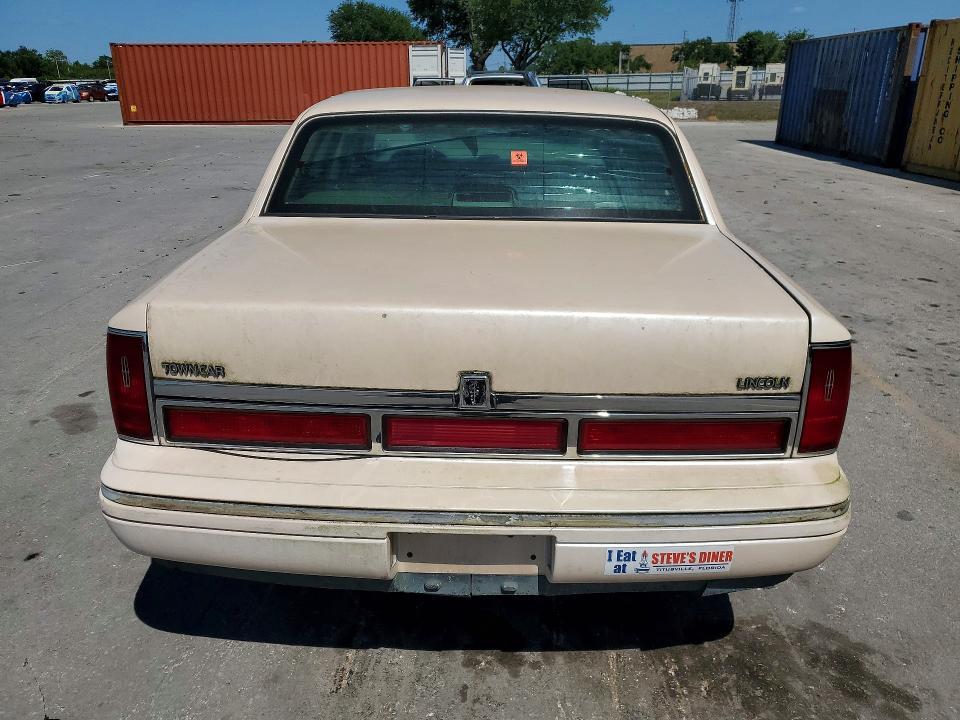1996 Lincoln Town car Signature