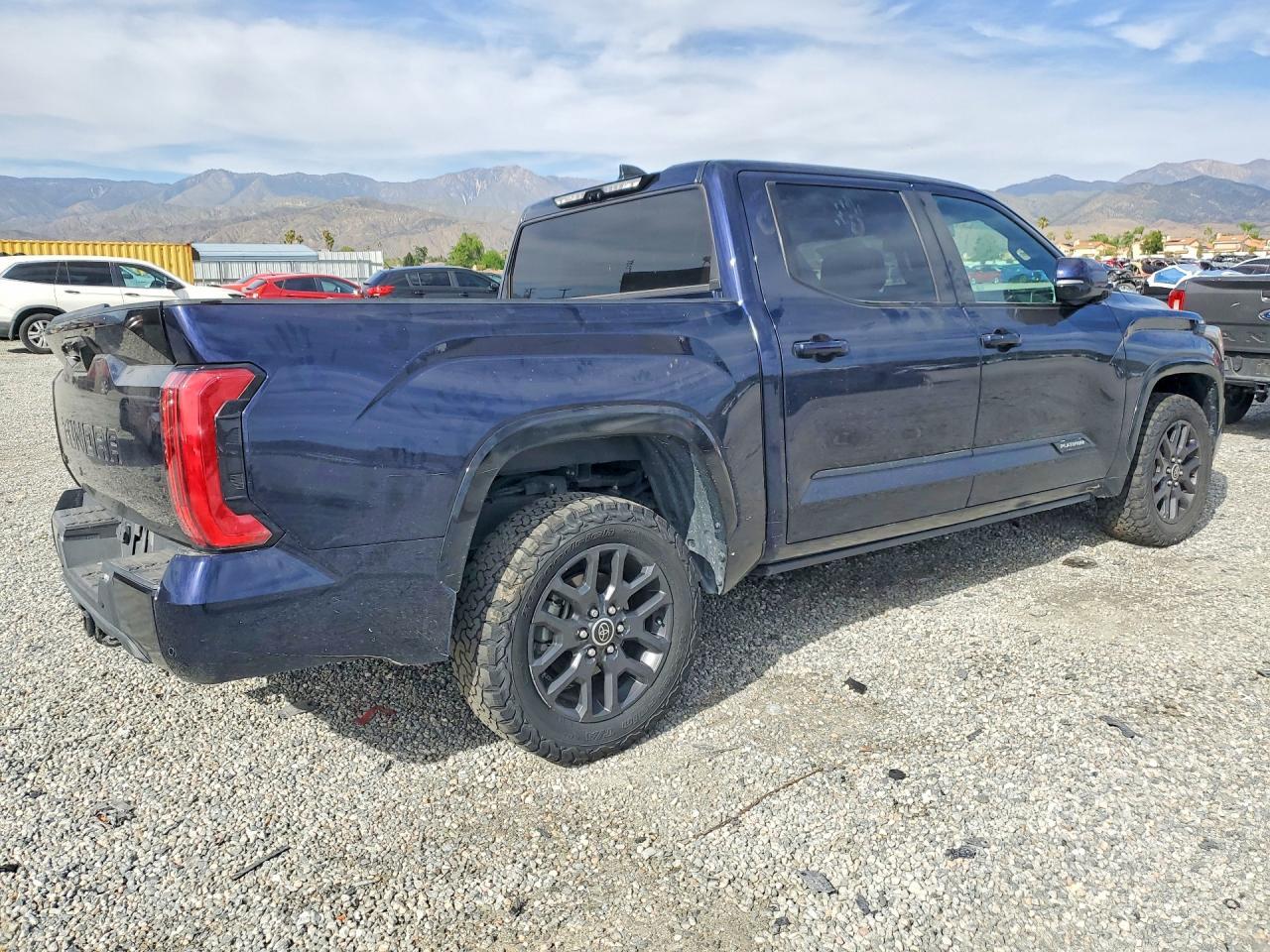 2023 Toyota Tundra Platinum HV