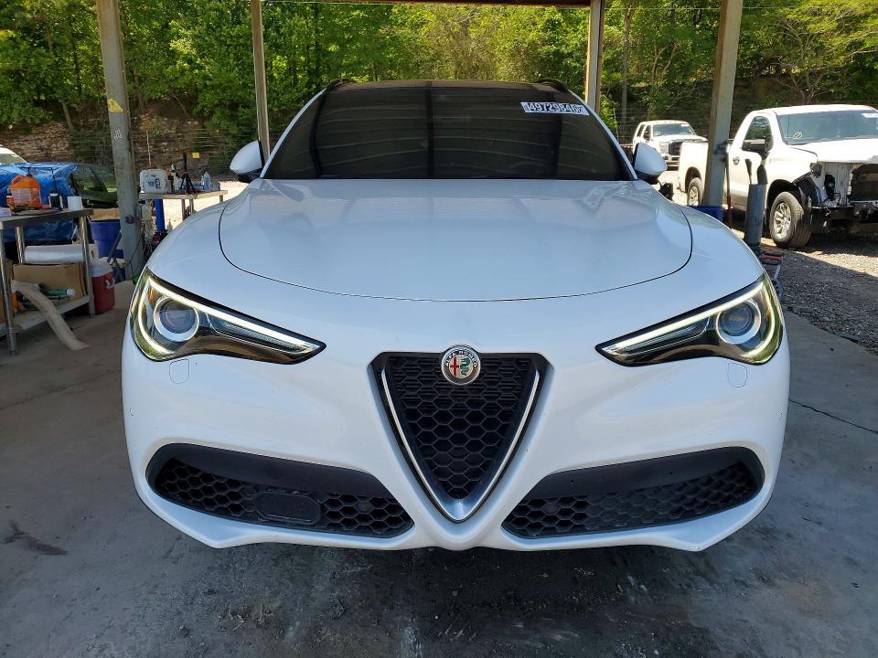 2022 Alfa Romeo Stelvio ti