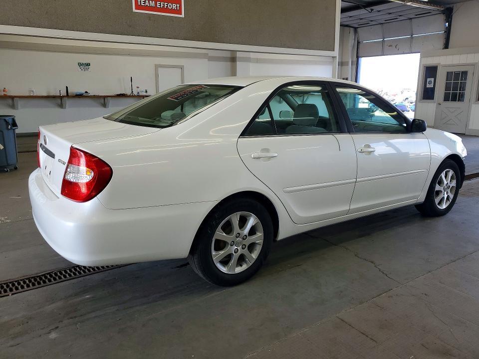 2004 Toyota Camry le