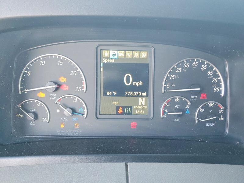 2020 Freigliner 2020 Freightliner Cascadia 126 Semi Truck